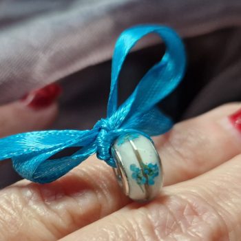Kutyaszőrrel készült charm
